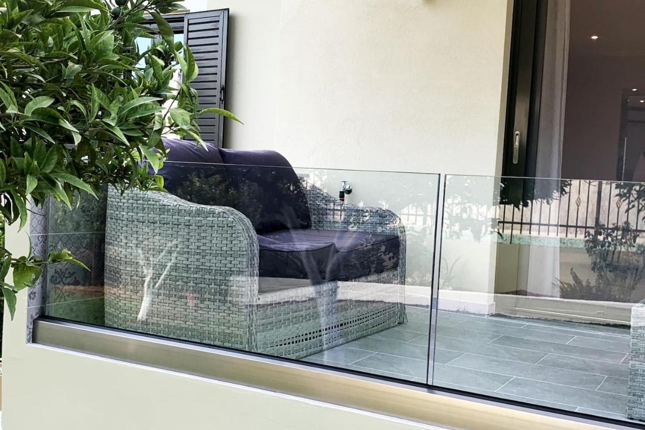 Apartment Luxury With Garden In The Suburbs